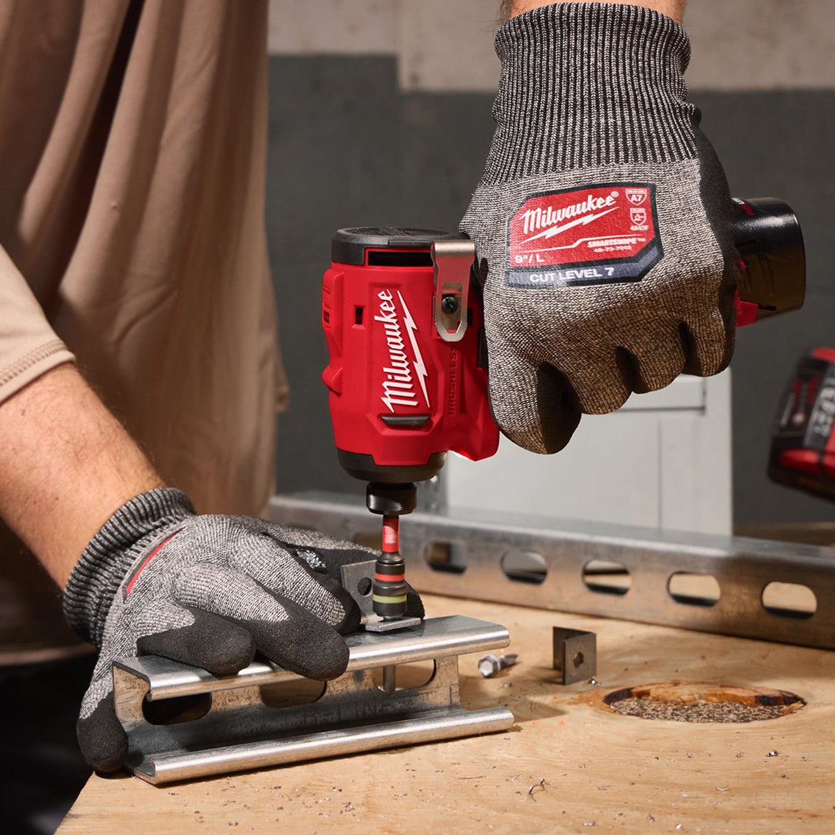 Milwaukee M12BLIDRC-0 12V Brushless Compact Impact Driver with 1 x 2.0Ah Battery Charger & Bag